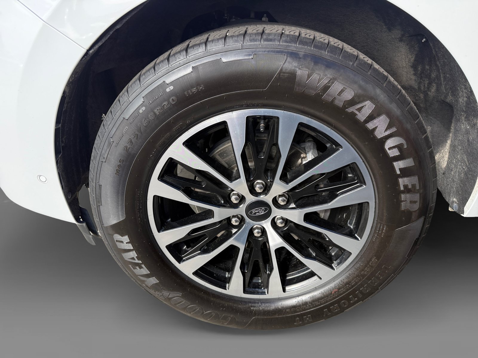 Certified Used 2025 Oxford White Ford Platinum image 9