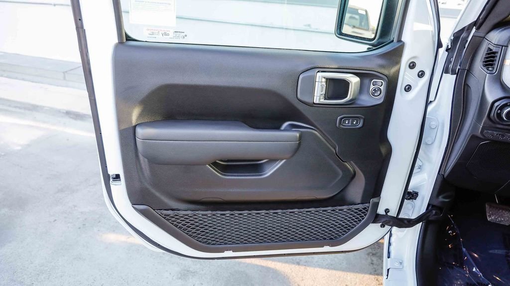 New 2026 Bright White Clearcoat Jeep Sport S image 25