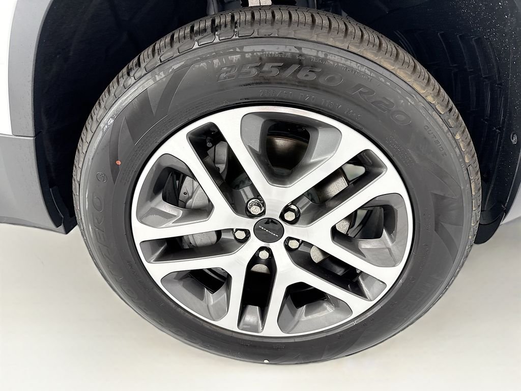 Used 2026 Fuji White Land Rover S image 33