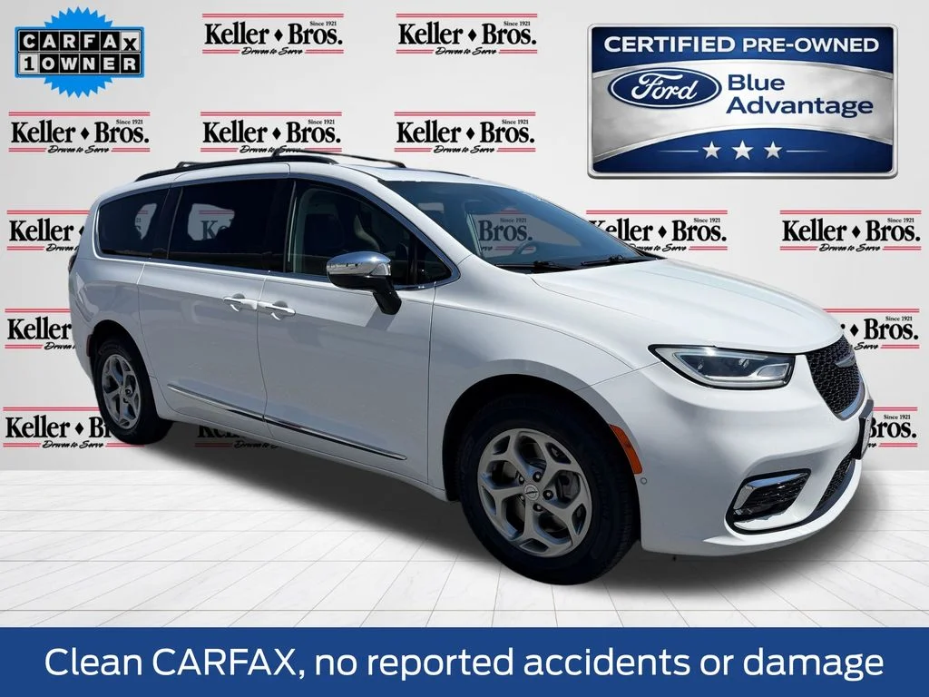2023 Chrysler Pacifica Limited AWD's photo