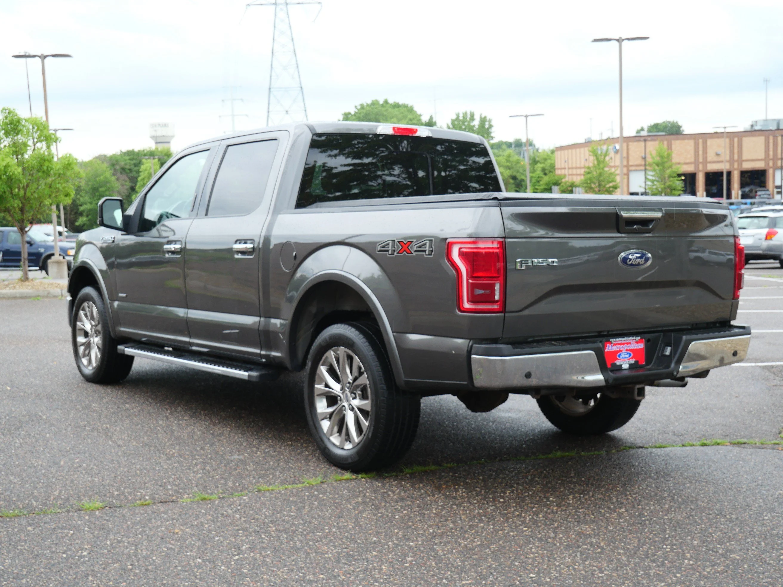 Used 2015 Magnetic Metallic Ford Lariat image 4