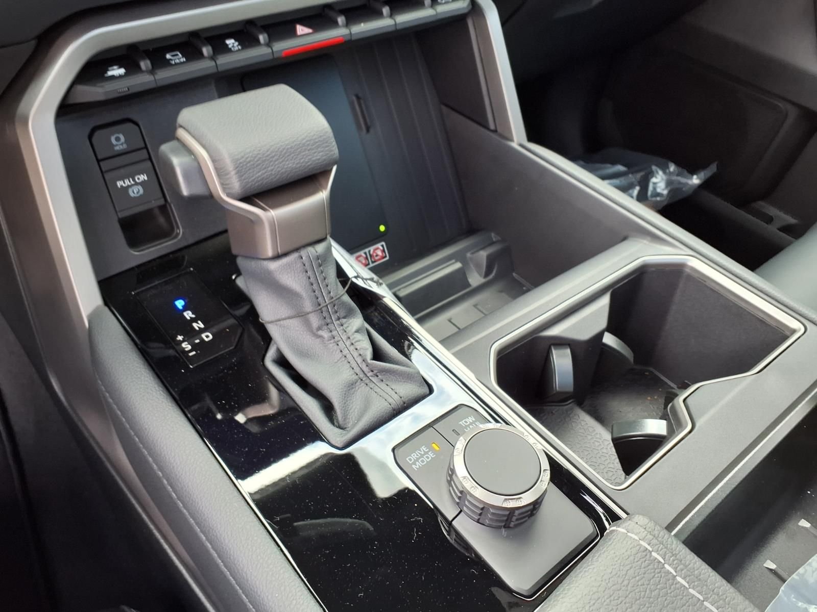 2026 Toyota Tundra Limited - Photo 15