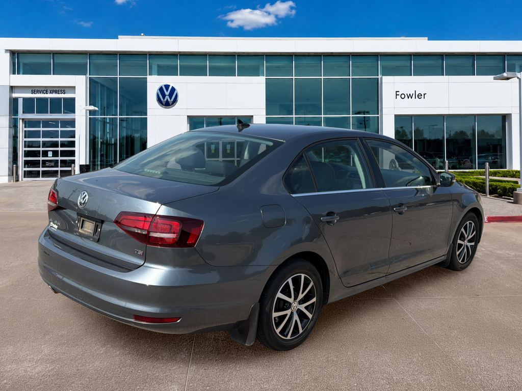 Used 2017 Gray Volkswagen 1.4T SE image 5
