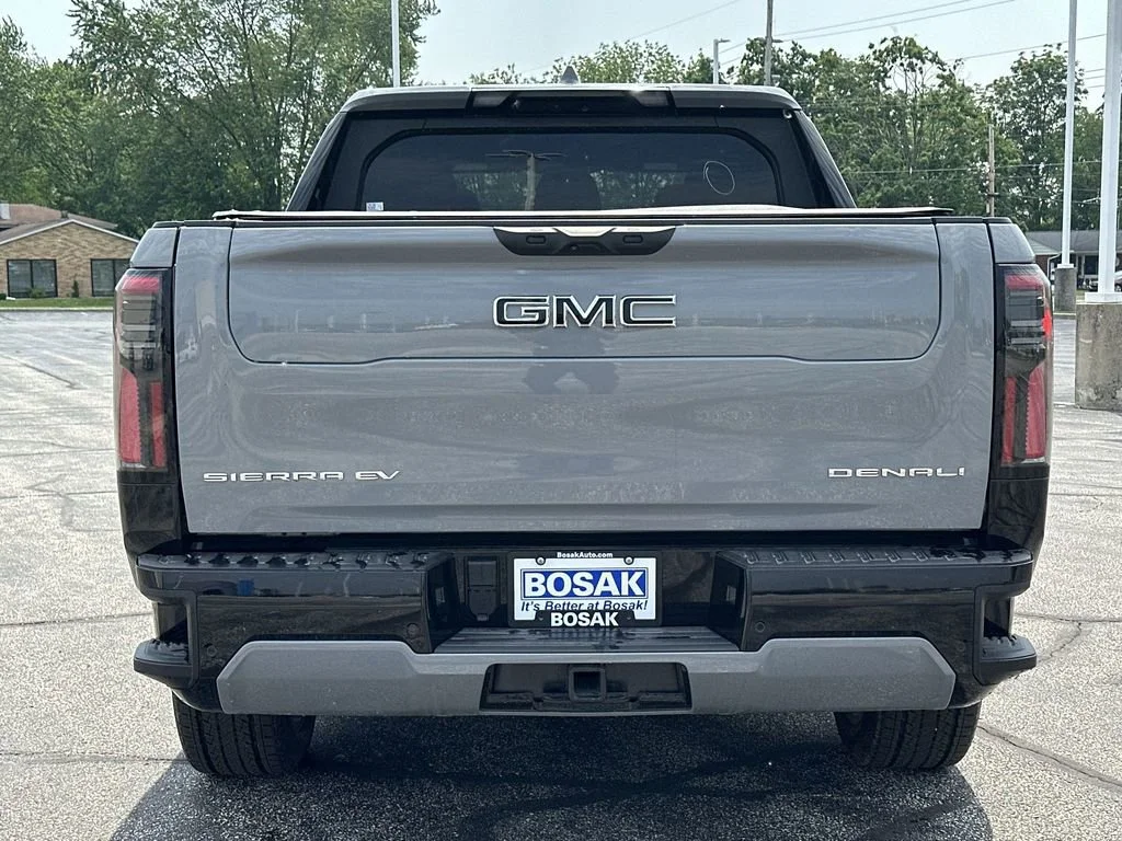 2025 GMC Sierra EV Denali - Photo 30