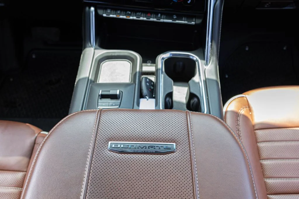 Used 2025 White GMC Denali Ultimate image 25