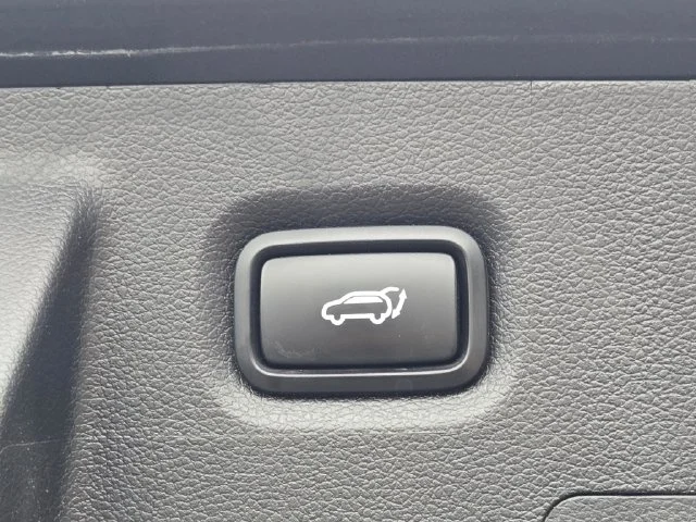 Used 2020 Black Hyundai Limited image 13