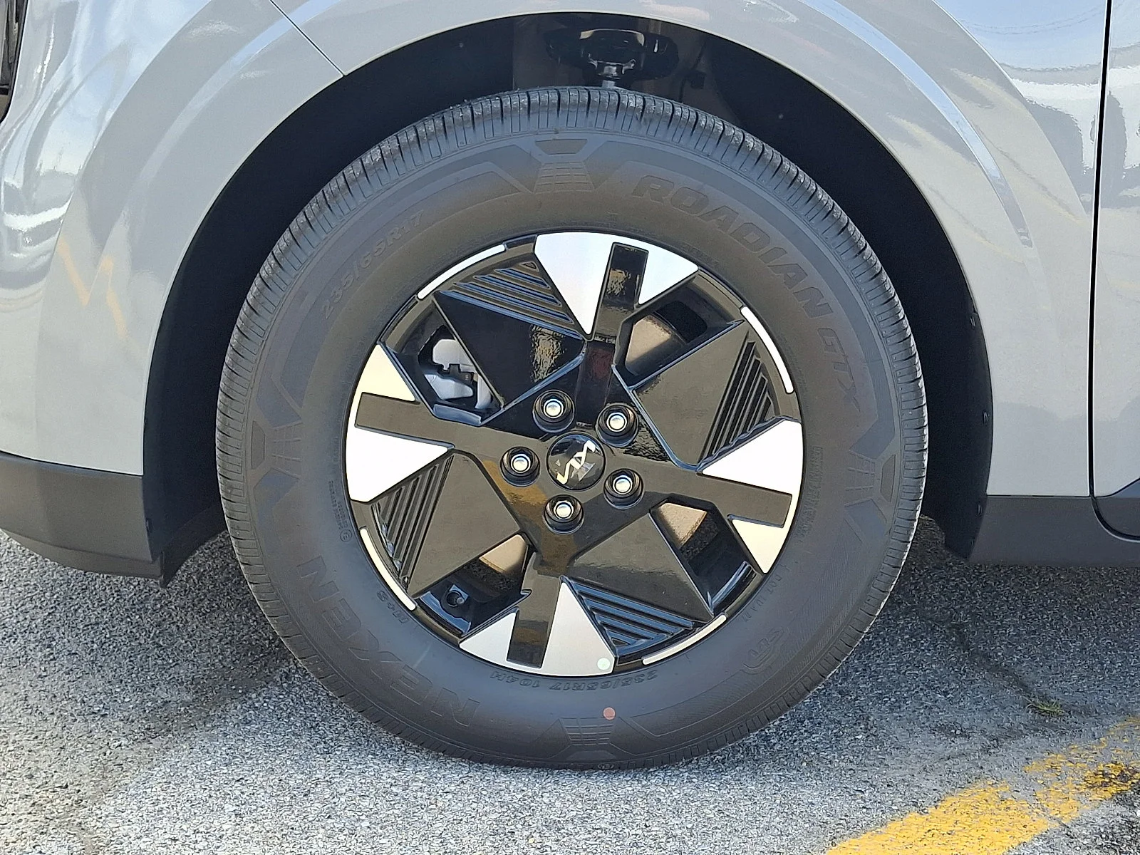 New 2027 White Kia LXS image 6