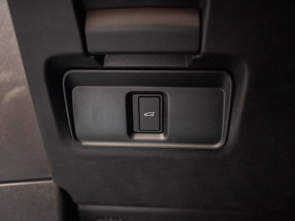 New 2026 Fuji White Land Rover Dynamic image 41