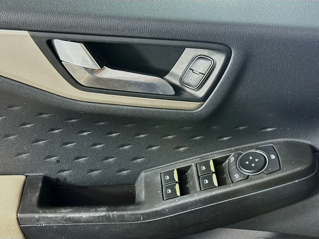 Used 2020 Black Ford SE image 20
