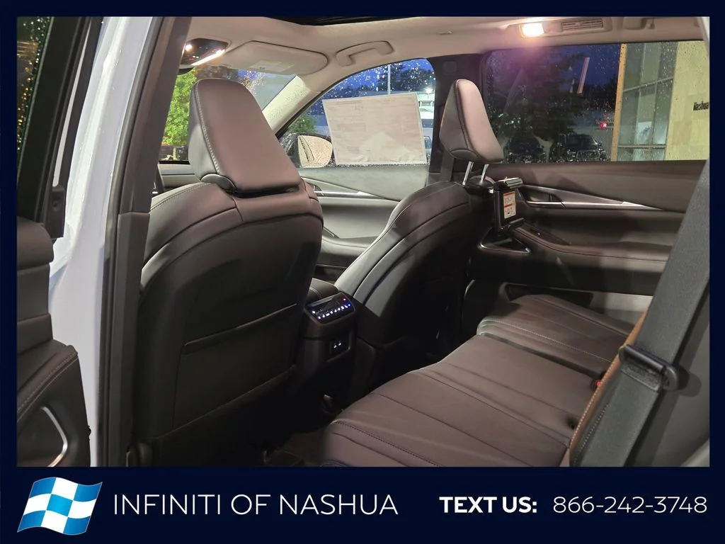 New 2027 RADIANT WHITE INFINITI Luxe AWD image 21