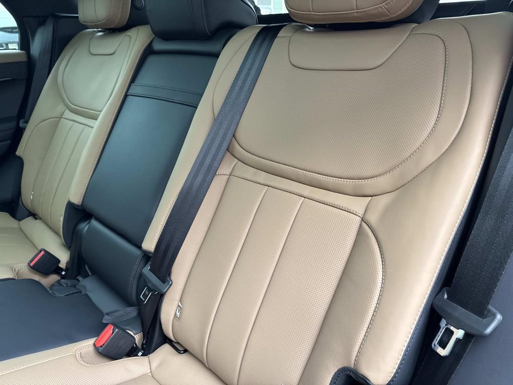 New 2026 Varesine Blue Land Rover Dynamic SE image 14