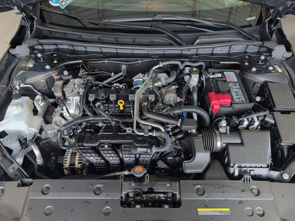 Used 2026 Super Black Nissan SR image 28