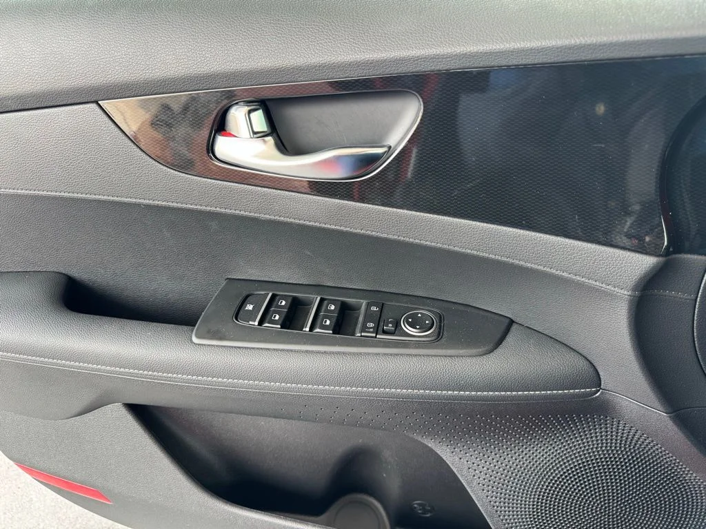 Used 2022 Red Kia GT-Line image 33