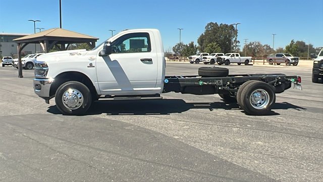 2026 RAM 3500 Chassis Tradesman - Photo 6