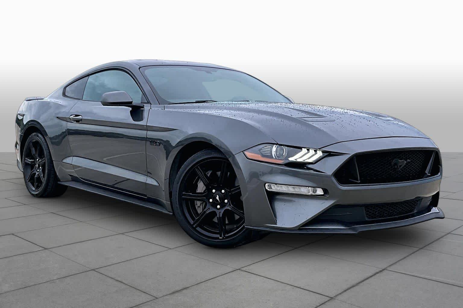 Used 2019 Magnetic Metallic Ford GT image 3