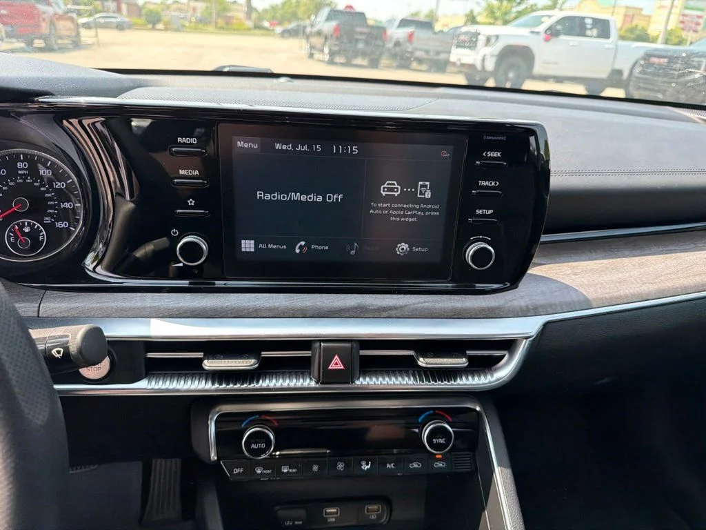 Used 2021 White Kia EX image 14