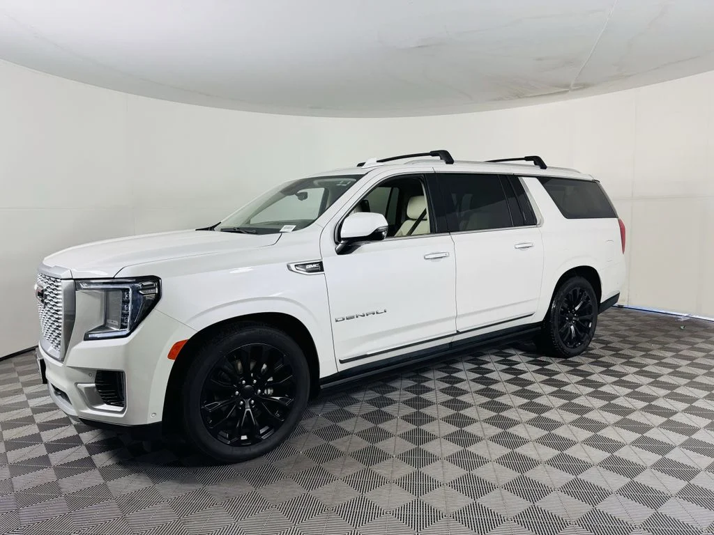 Used 2023 White GMC Denali image 4