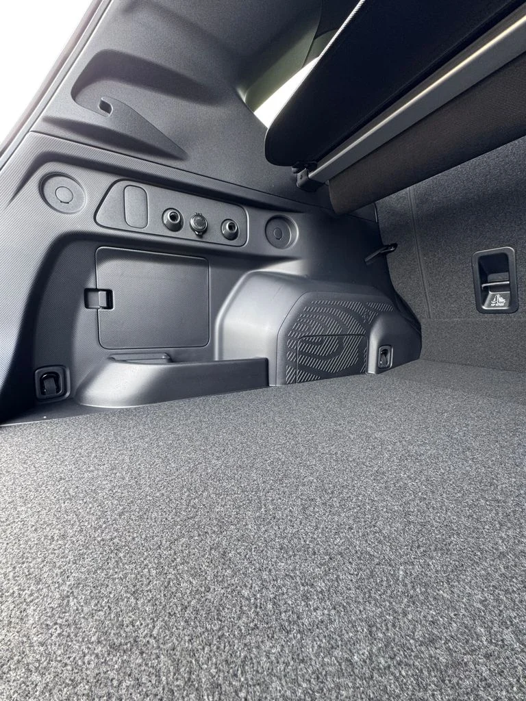 New 2026 ICE SILVER METALLIC Subaru Premium Hybrid image 60