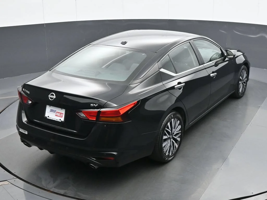 Used 2024 Black Nissan 2.5 SV image 21