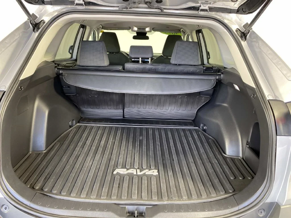 Used 2025 Silver Sky Metallic Toyota LE image 8