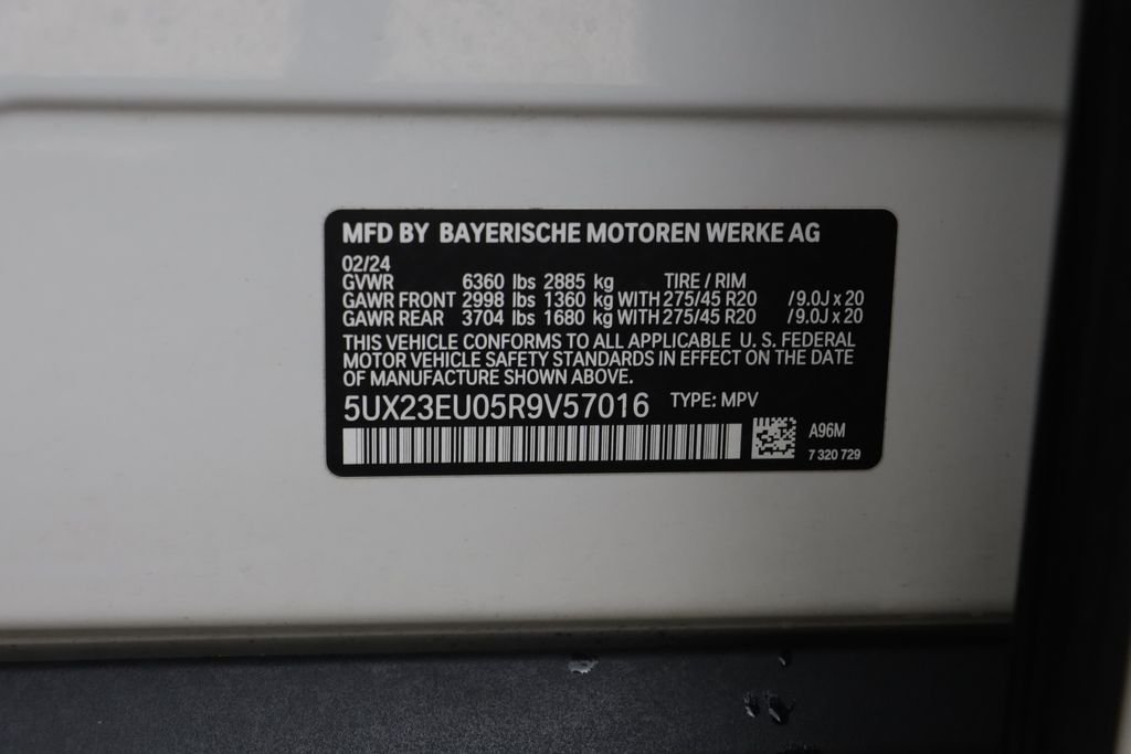Certified Used 2024 Mineral White Metallic BMW xDrive40i image 25