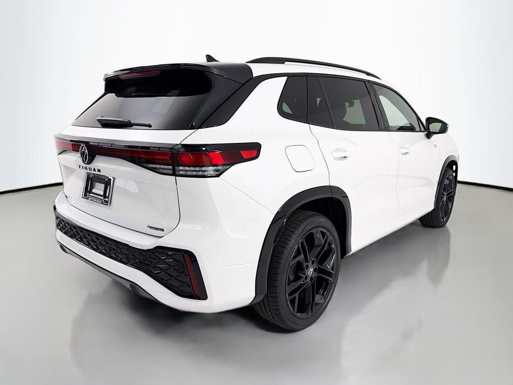 New 2026 Opal White Pearl Volkswagen 2.0T SE R-Line Black 4MOTION image 7