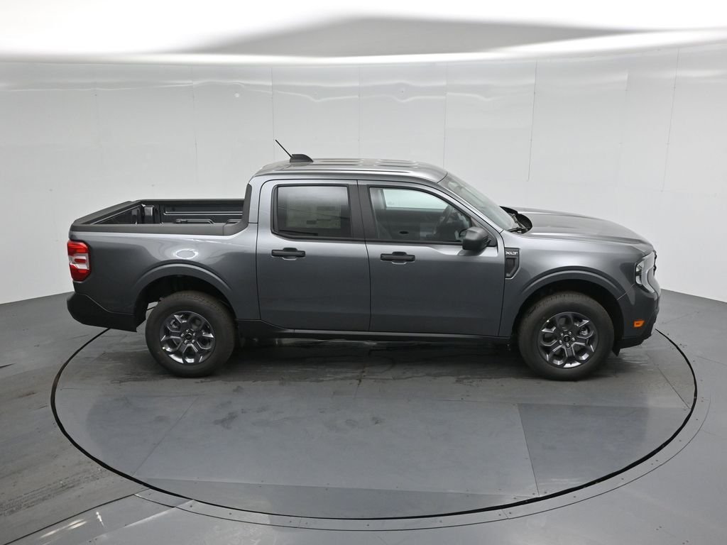 New 2026 Carbonized Gray Metallic Ford XLT image 35