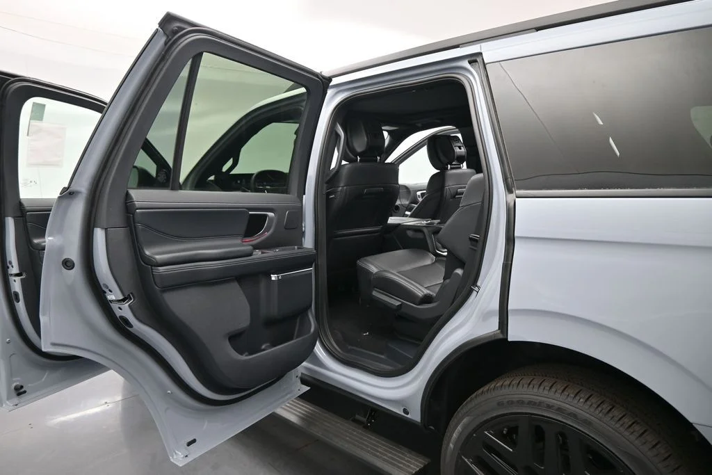 New 2026 Glacier Gray Metallic Tri-Coat Ford Platinum image 19