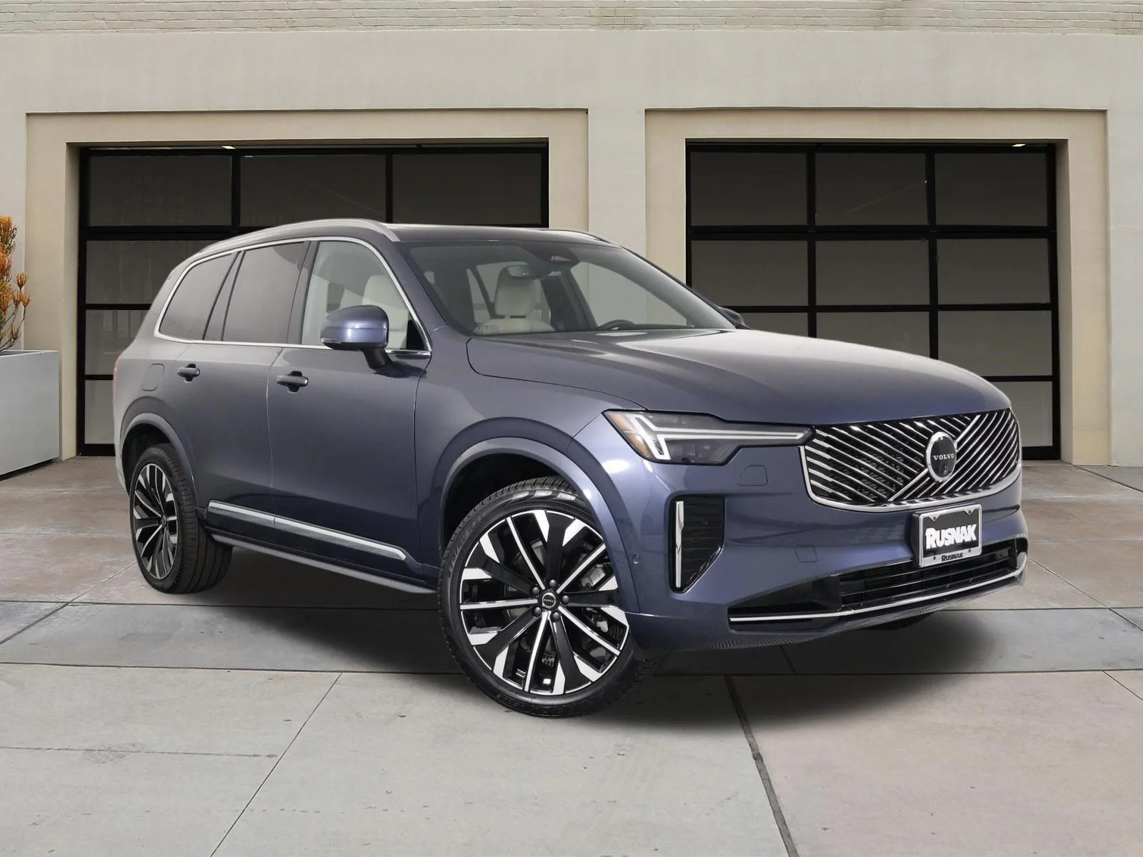 2026 Volvo XC90 Plus - Photo 34