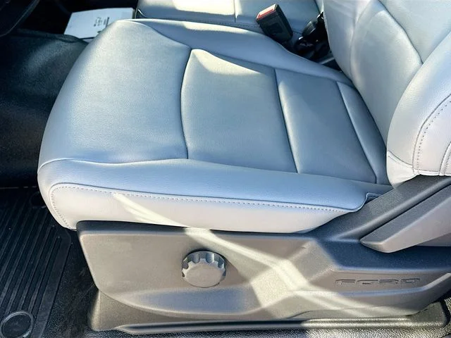 New 2026 Oxford White Ford XL image 13