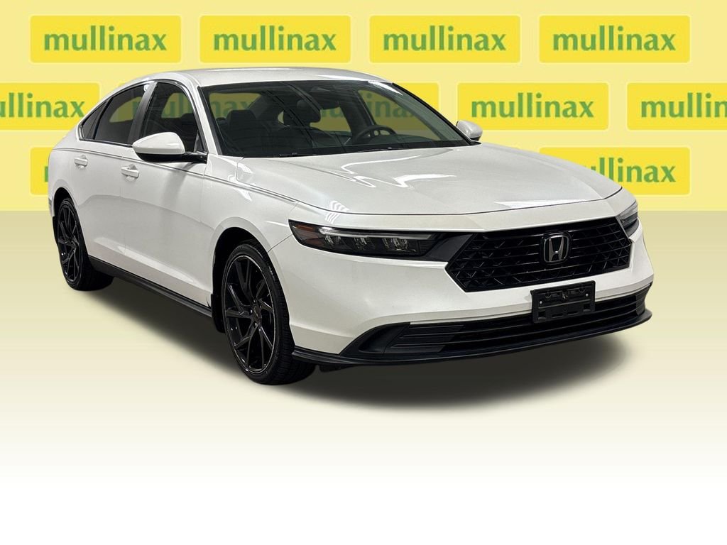 Used 2023 White Honda LX image 2