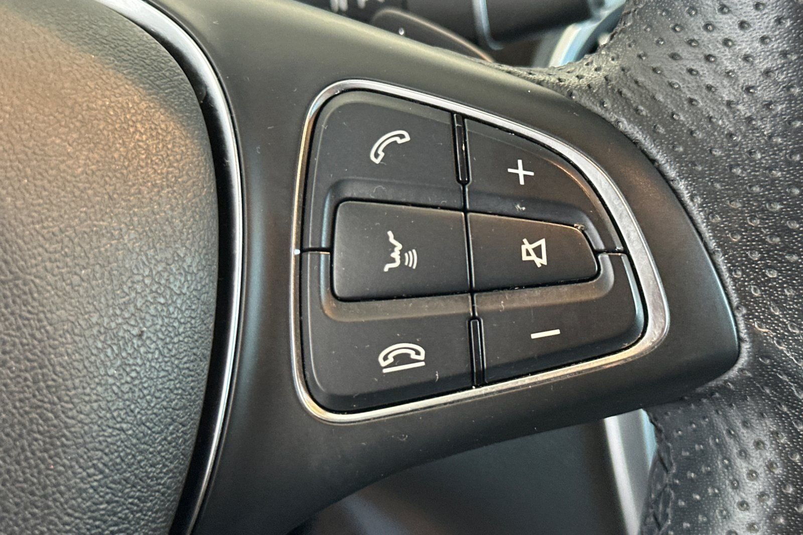 Used 2019 Polar White Mercedes-Benz 250 image 29