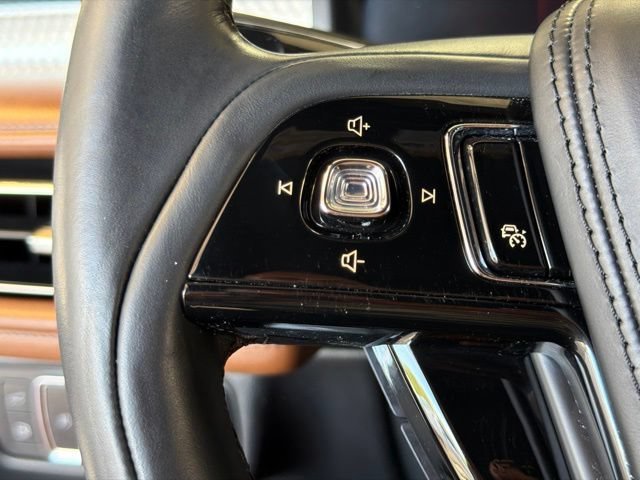 Used 2022  Lincoln Grand Touring image 28