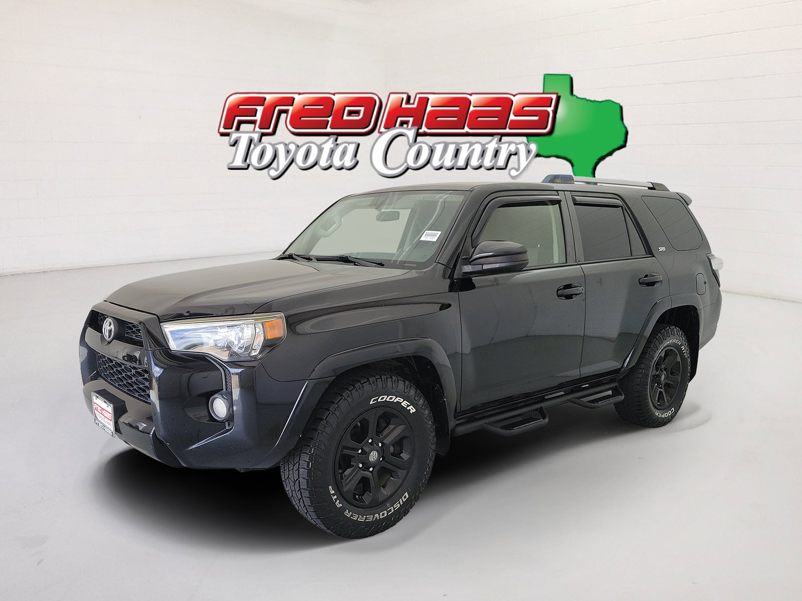 Used 2019 Midnight Black Metallic Toyota SR5 image 1