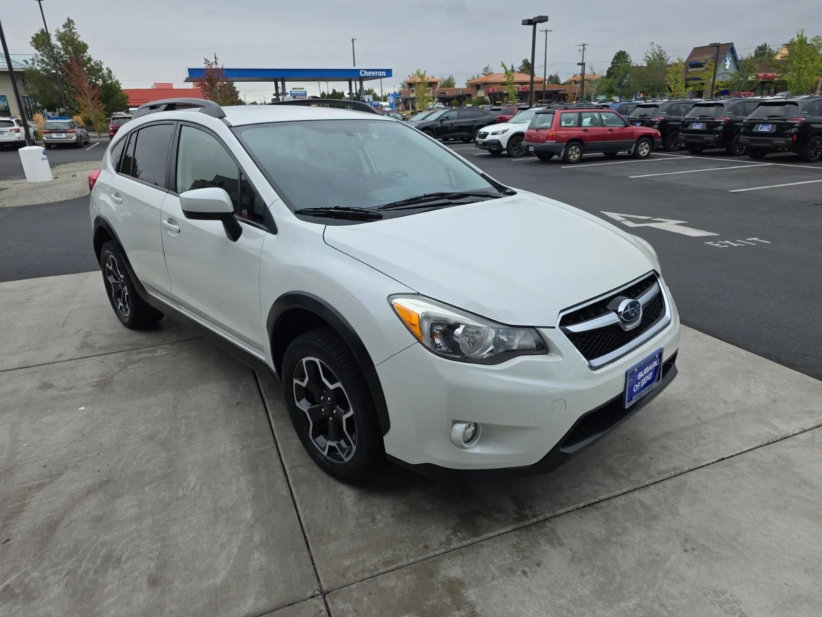 Used 2015 Crystal White Pearl Subaru 2.0i Premium image 3