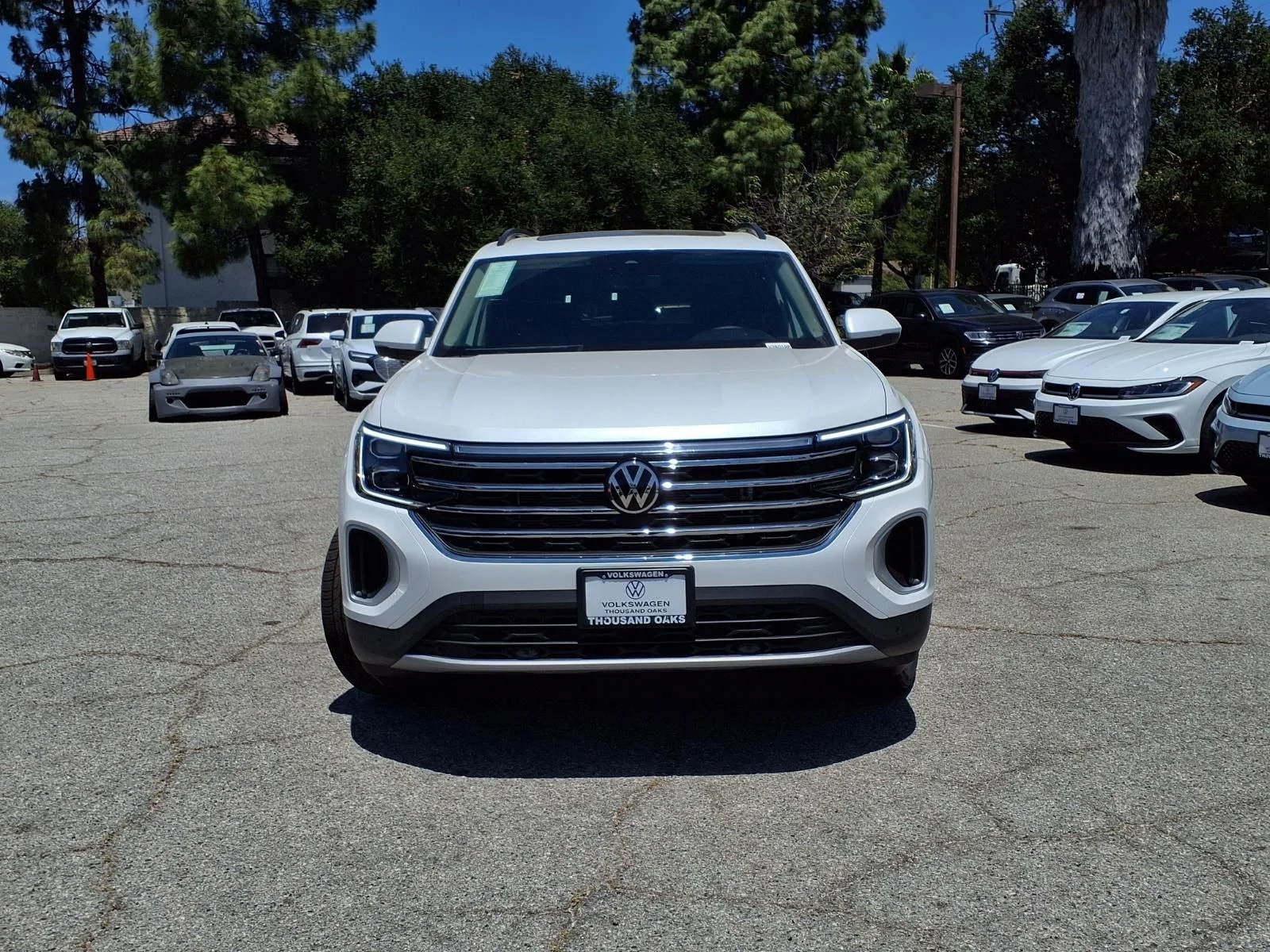 New 2026 Opal White Pearl Volkswagen 2.0T SE W/TECHNOLOGY image 2