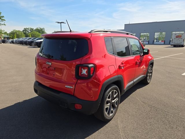Used 2017 Red Jeep Latitude image 3