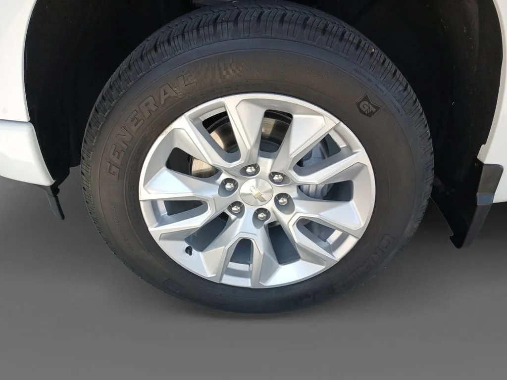 Used 2024 Summit White Chevrolet Custom image 15