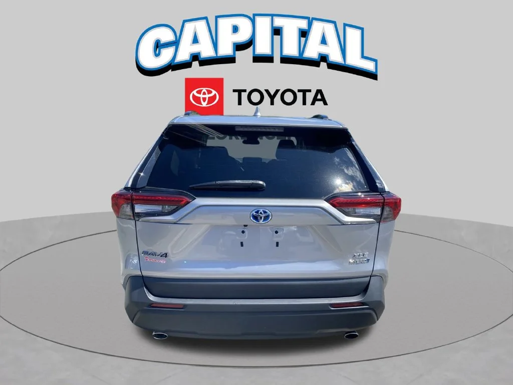 Used 2022 Silver Toyota XLE image 12