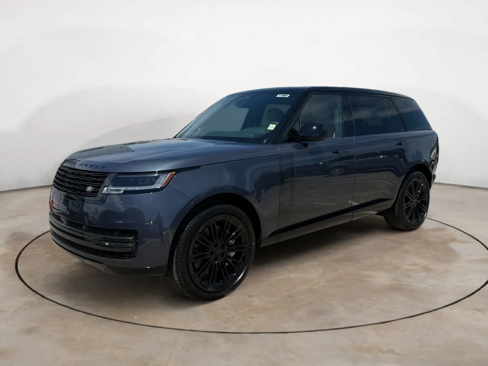 2026 Land Rover Range Rover 4.4 SE LWB 7's photo