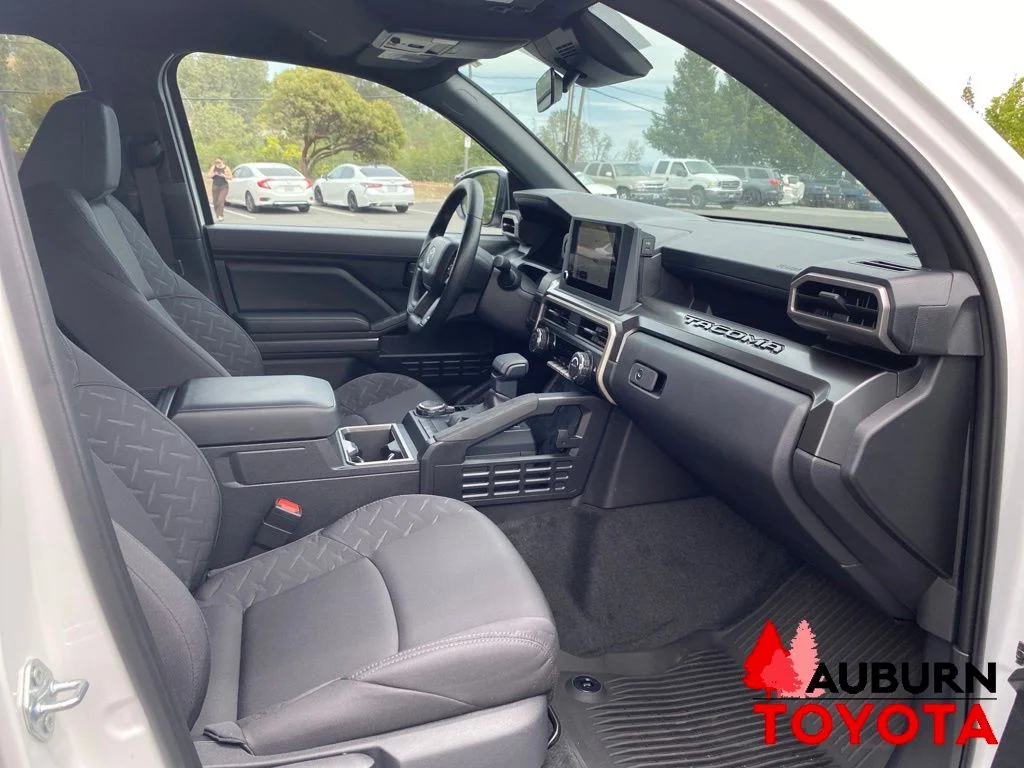 2026 Toyota Tacoma SR5 - Photo 11