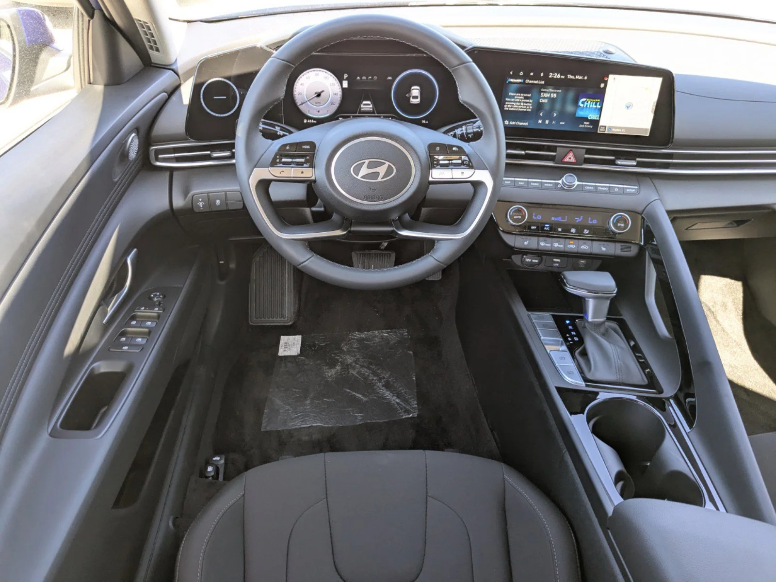 2025 Hyundai Elantra SEL - Photo 10