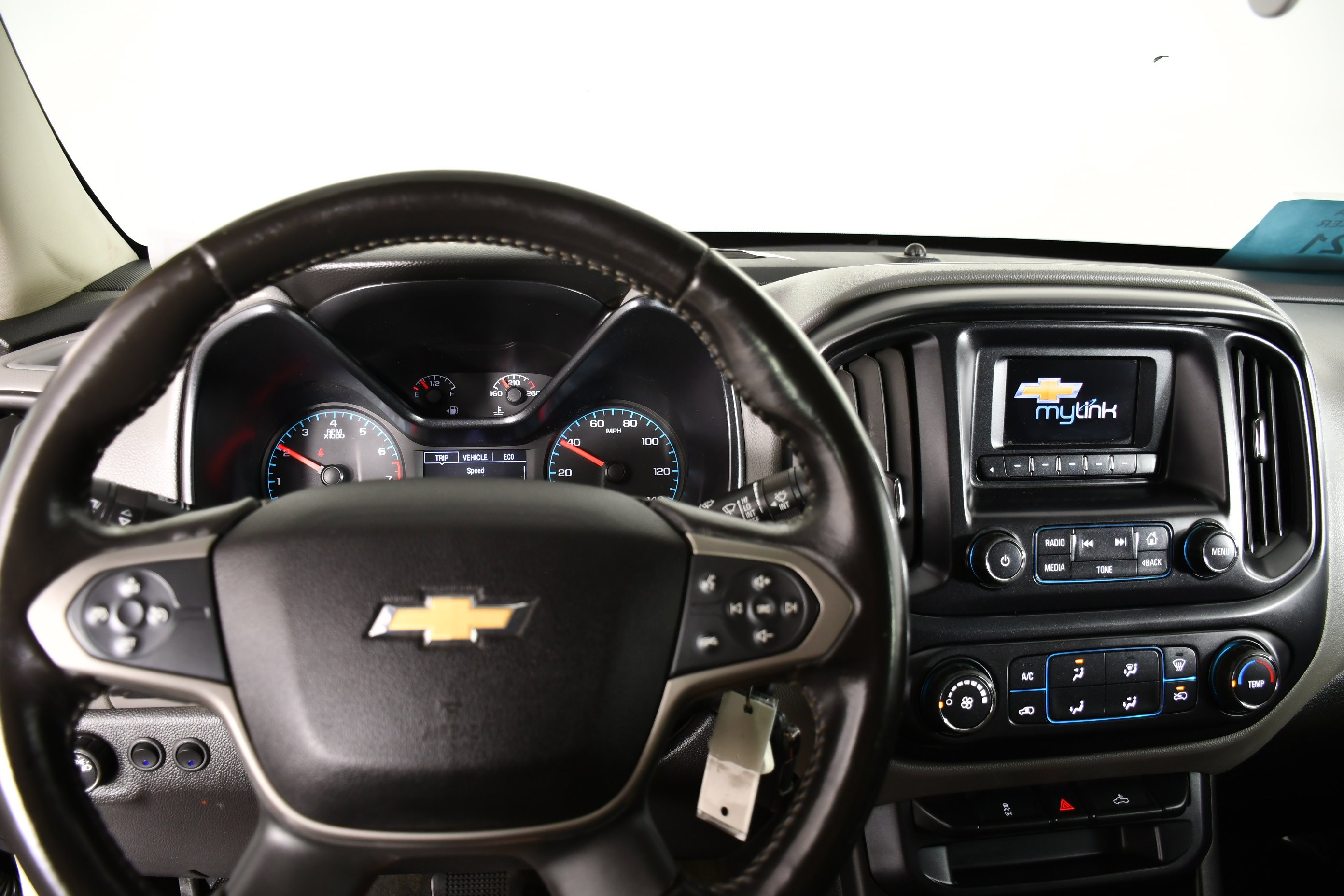 Used 2015 Summit White Chevrolet 2WD WT image 19