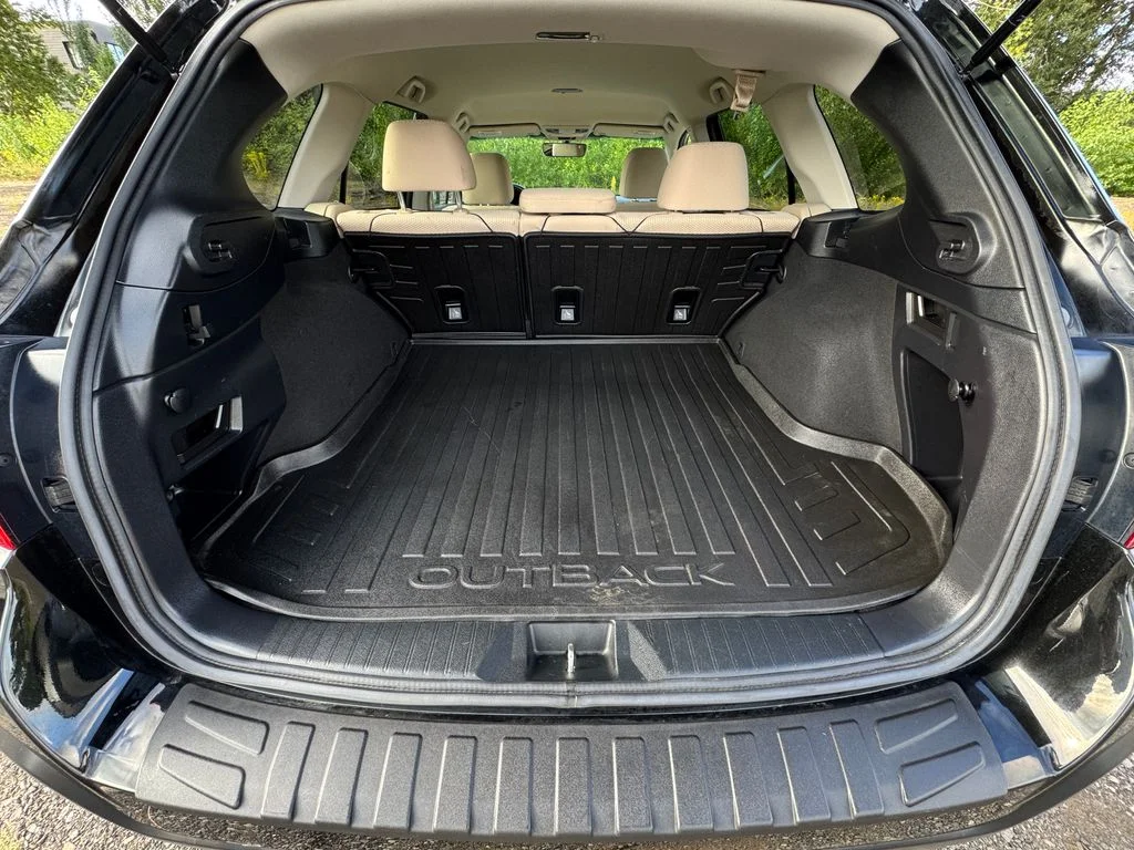 Used 2018 Crystal Black Silica Subaru 2.5i Premium image 10