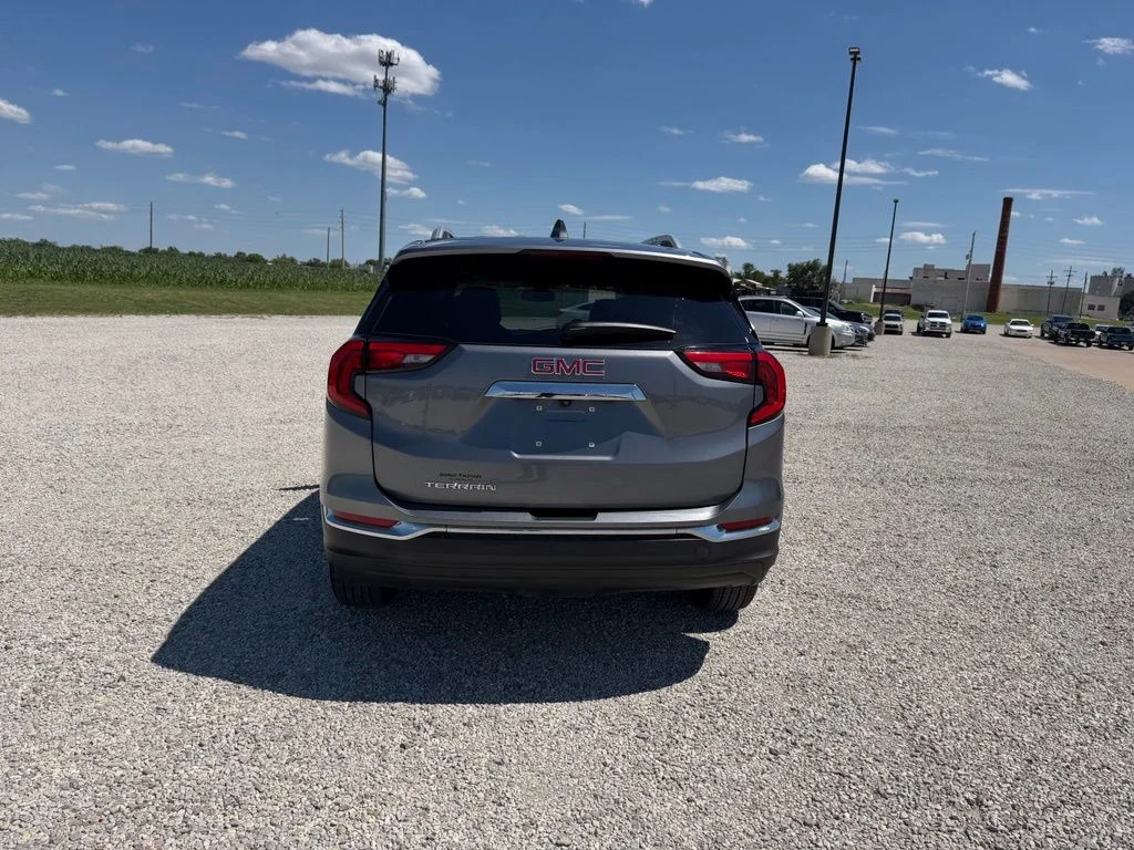 Used 2021 Gray GMC SLT image 5