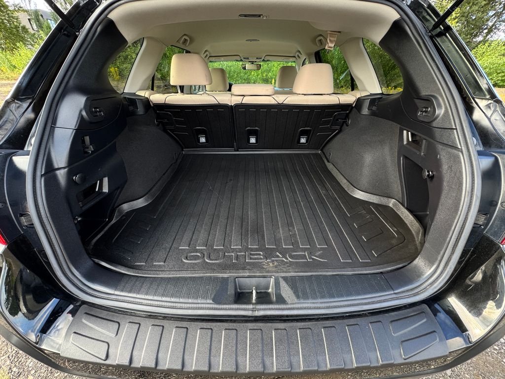 Used 2018 Crystal Black Silica Subaru 2.5i Premium image 10