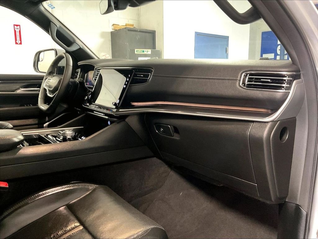 Used 2022 Silver Jeep Series I image 14