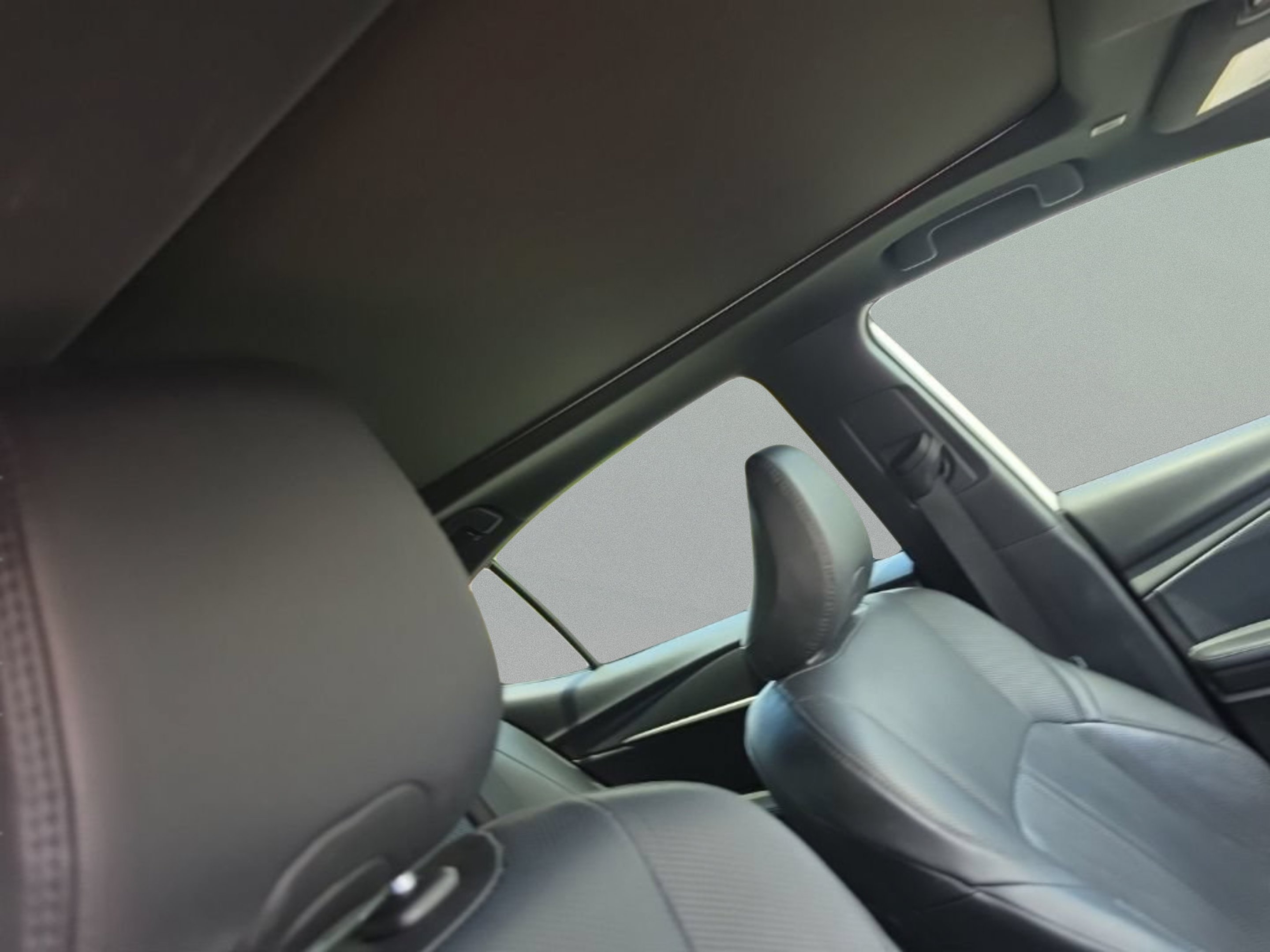 Used 2025 Off-white Toyota XSE image 27