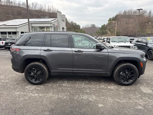 Used 2026 Gray Jeep Altitude image 2