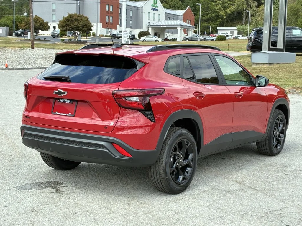 2026 Chevrolet Trax LT - Photo 8